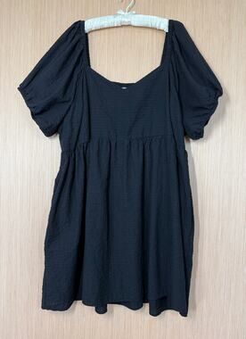 Old Navy Fit & Flare Puff-Sleeve Seersucker Dress Size 4X Black Pockets Smocked